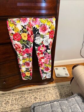 Woman’s Floral Print Stretch Leggings - Pink Multi